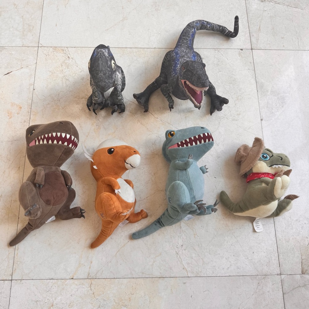 Jurassic World Dinosaur Plush Toy Set
